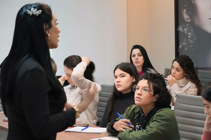 Momento de uma formação da Tânia Souza Academy
